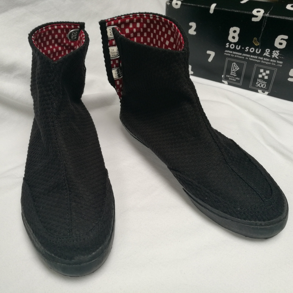 Sou sou black tabi shoes NWOT